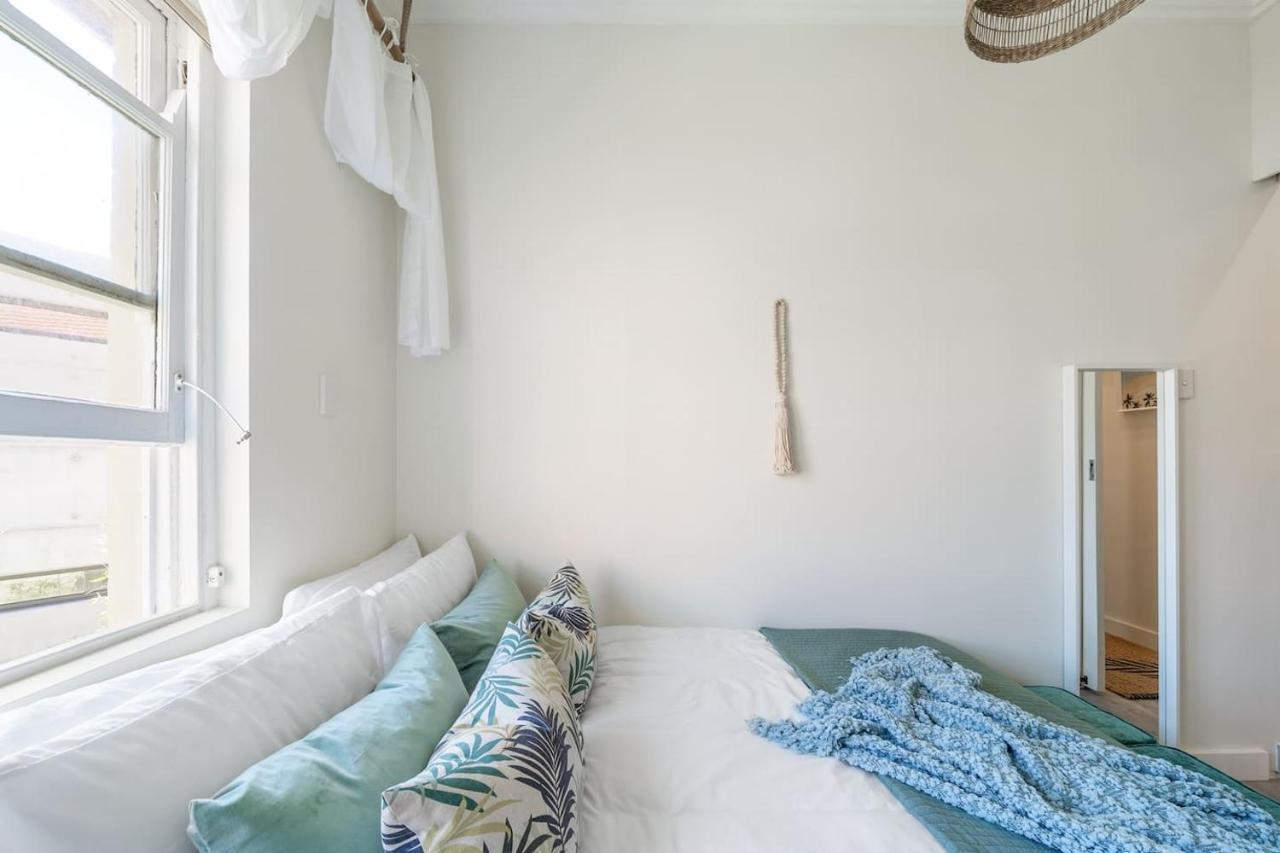 Relaxed Coogee Coastal Living With Ocean Views Apartment *
